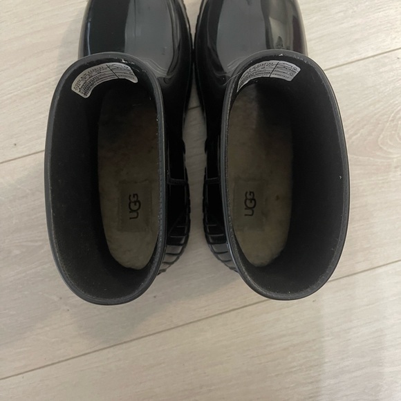 UGG rain boots Size 9 - Picture 5 of 6